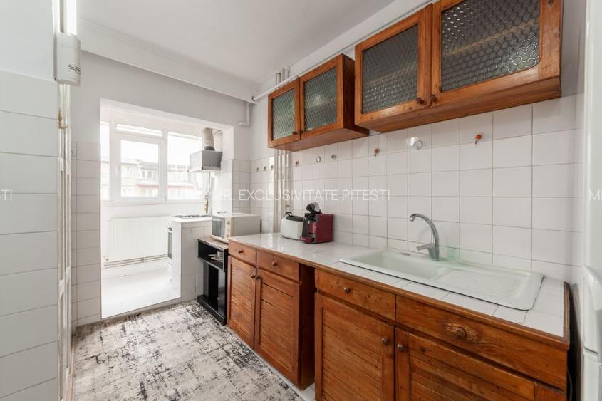 Apartament 3 camere - decomandat - 3 balcoane, etaj 3 cu lift, bloc 1991 - 5