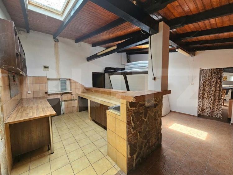 Spațiu comercial 620 mp, fost restaurant, 5 încăperi, 2 birouri, zona Sebeș