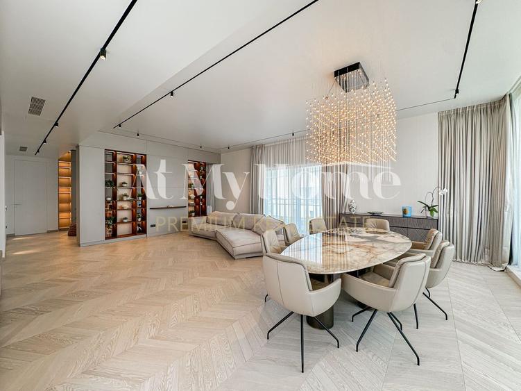 Penthouse Ultra Luxury cu 5 camere,  complet renovat,2 parcari,boxa,terase 195mp