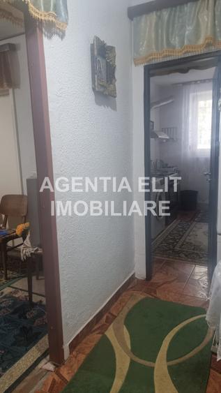 Apartament 2 camere, zona Scolii nr 7, 54 mp, decomandat