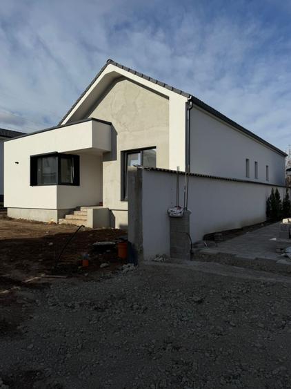 Casa Individuala FINISATA LA CHEIE| 4 camere, 120 mp| zona Valea Popii