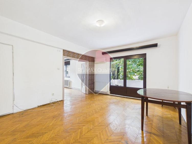 Apartament cu mansardă și garaj de vânzare în zona Domenii