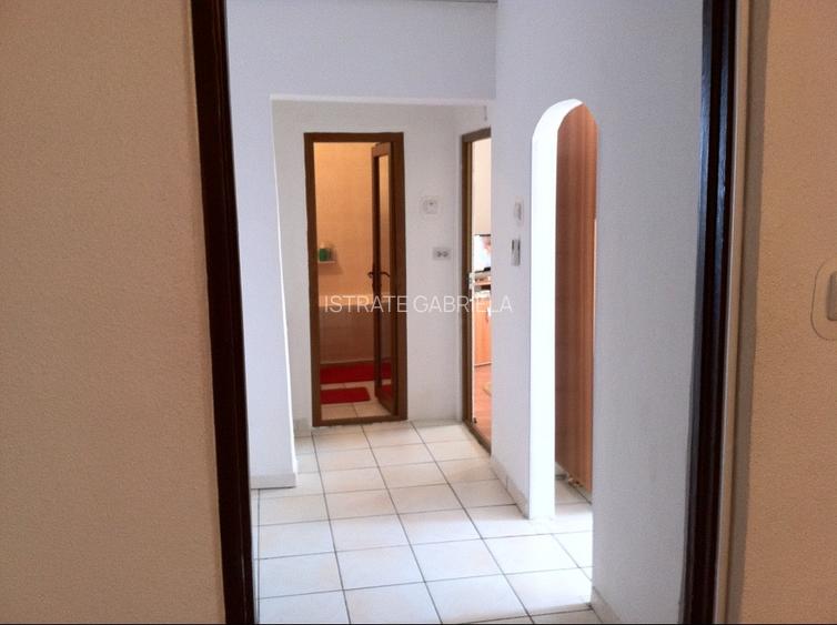 Vând apartament mobilat și utilat, ultracentral, pe malul mării în Constanta. - 4