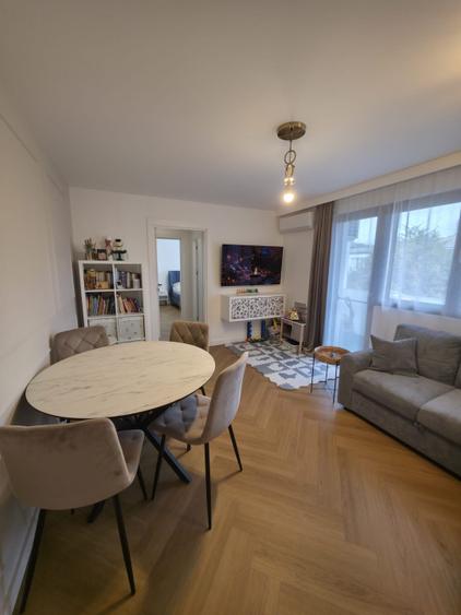 Apartament cu 2 camere, 44 mp, zona Sasar