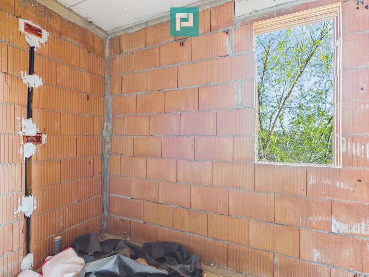 Casă individuală la cheie in Utvin