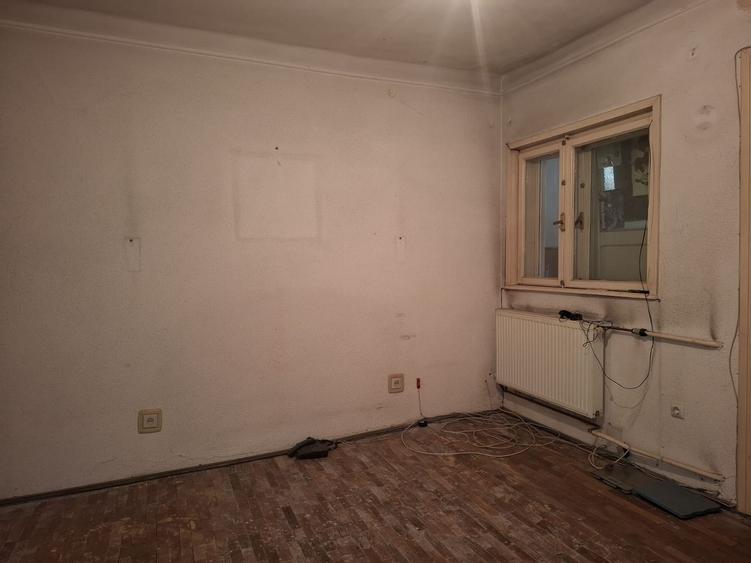 URGENT!, TEREN IN PROPRIETAE, RENOVATA IN 1996, NEGOCIABIL