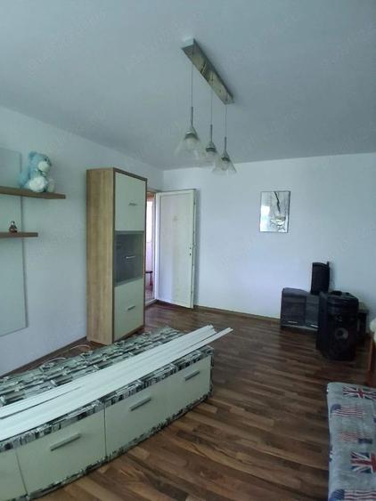 Apartament 2 camere, aproape de metrou