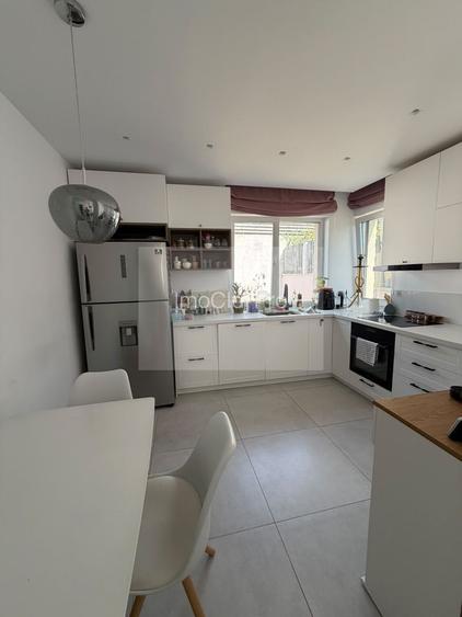 🏡 Duplex modern cu 4 camere, 150 mp utili, curte proprie și garaj - 11