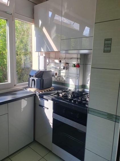 Vând apartament cu 3 camere decomandat Valea Roșie - 5
