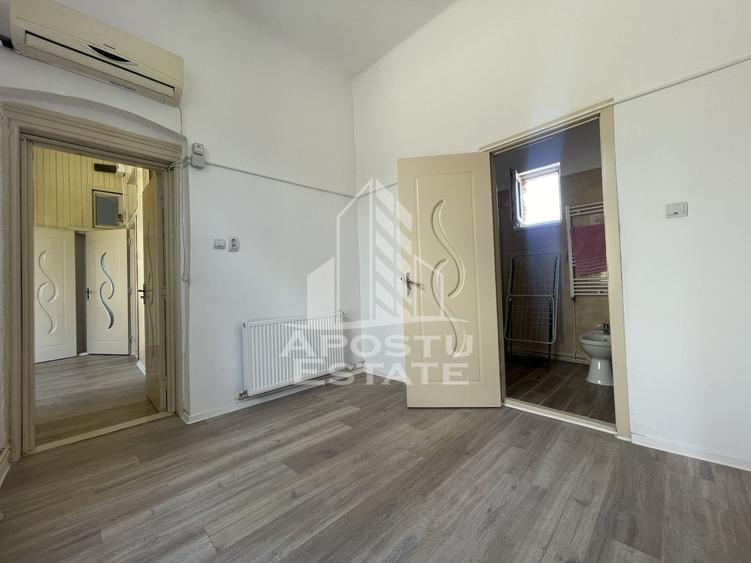 Apartament spatios patru camere Colegiul Banatean