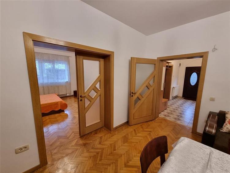 Apartament 3 camere la casa , zona Florilor