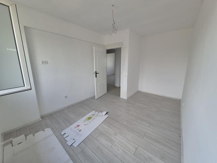 Vila cu 4 cam+mansarda locuibila neamenajata,curte 240 mp,cash,credit,apart+dif