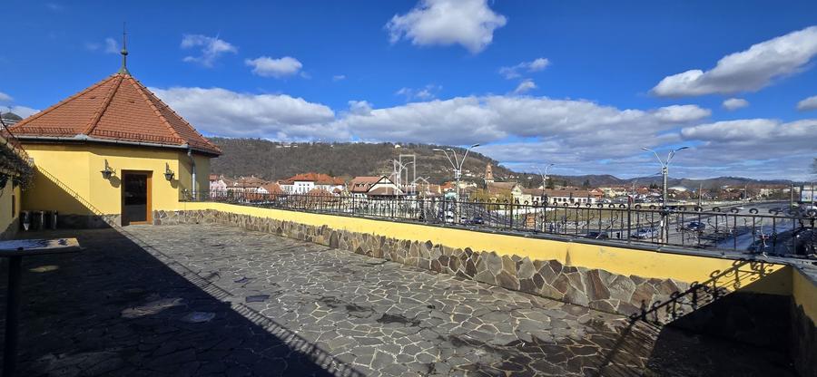 Se vinde clădirea Aristocrat, în centrul orașului Sighisoara