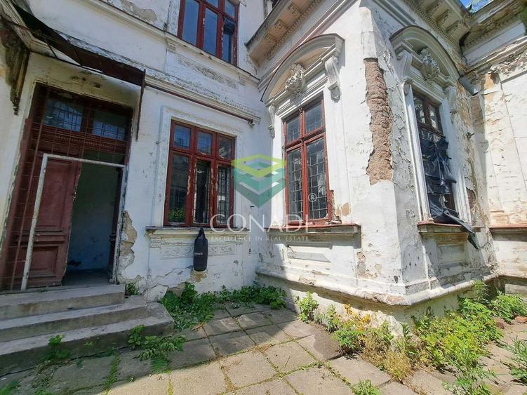 Zona Unirii, imobil cu 3 corpuri de cladire de vanzare, 665 mp