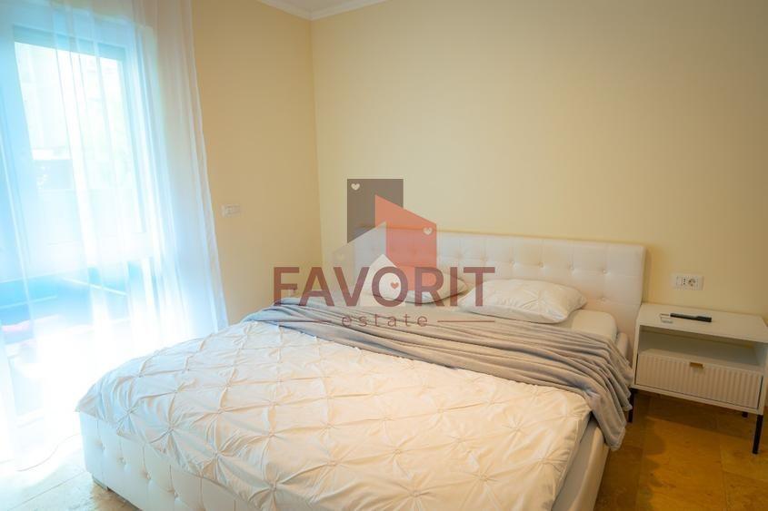 VAND 1/2 CLADIRE CU 6 APARTAMENTE