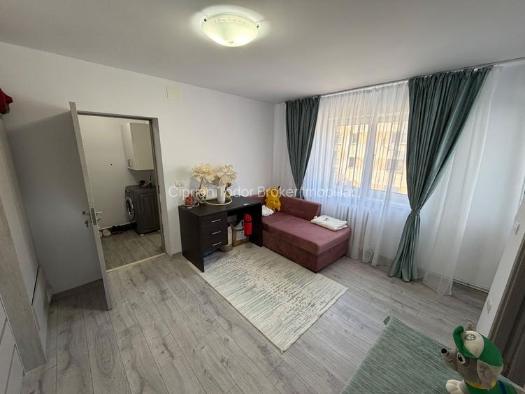 Apartament 3 camere, etaj 2 - Cugir