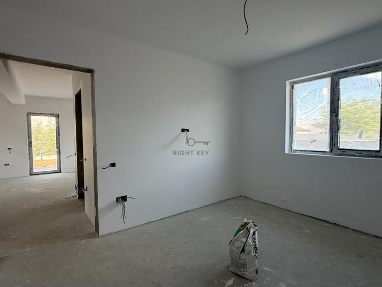 Oportunitate! Casa tip duplex, 3 cam, placa, T: 250mp! Comision 0%!