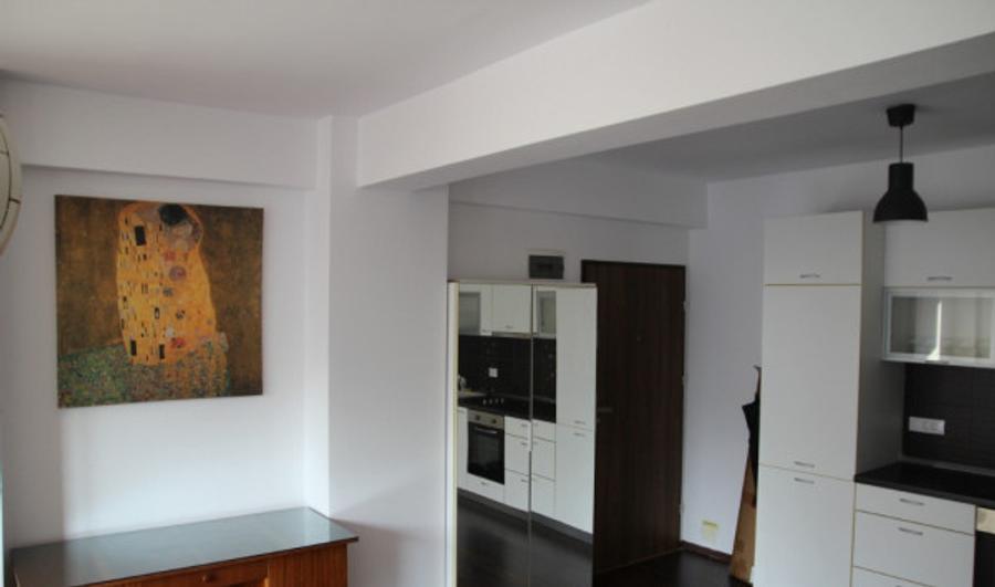Nerva Traian-apartament 2 camere Bloc 2014