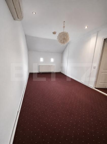 Imobil de vânzare cu 4 apartamente, birou la parter și proiect pentru 6 apartame