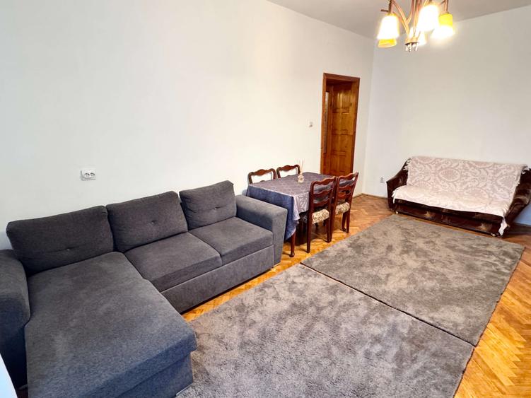 COPOU, langa Universitate, apartament 2 camere, spatios, decomandat, etaj 1