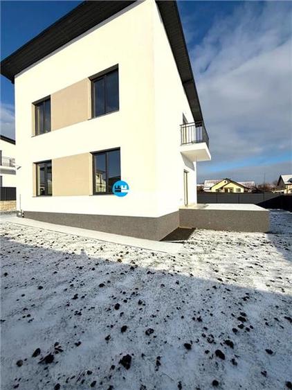 Vila Moderna, P+E, 400 teren, finisata, asfalt, Valea Adanca Miroslava