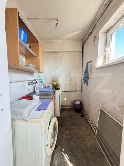 Apartament cu 3 camere, 38mp, de renovat, Micro III - 6
