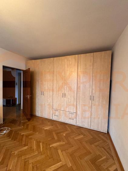 Apartament 3 camere de inchiriat, in zona Centrala - vedere catre Blvd Mircea
