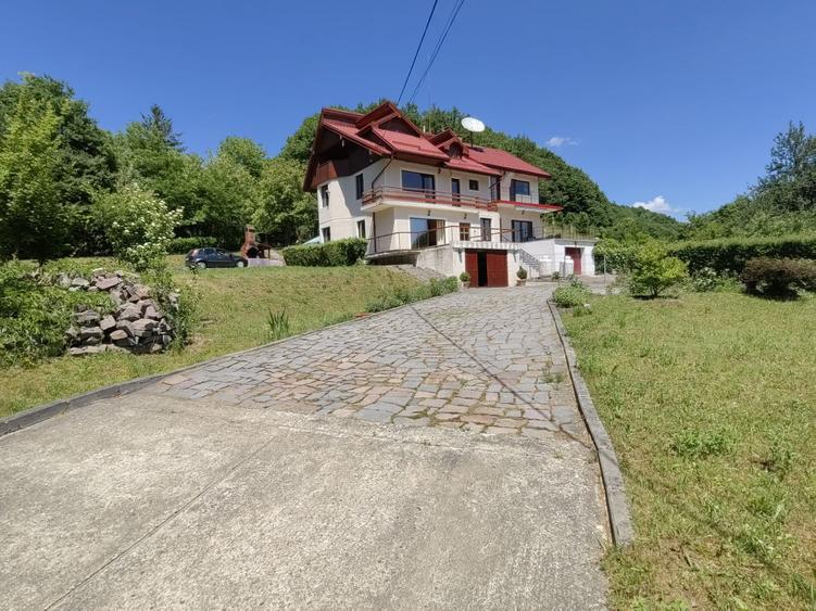 Casa/Vilă aproape de pădure Vâlcele + 1235 m² teren 160.000 EURO