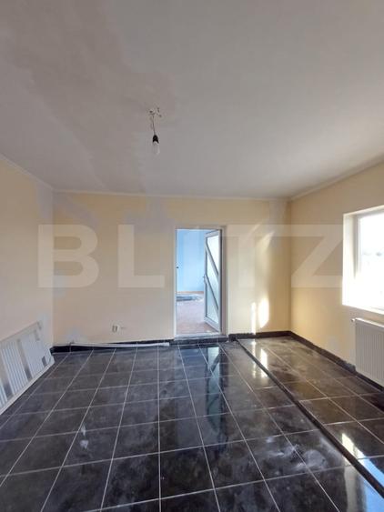 Apartament de vanzare, cu 3 camere, 84 mp, zona Centrala