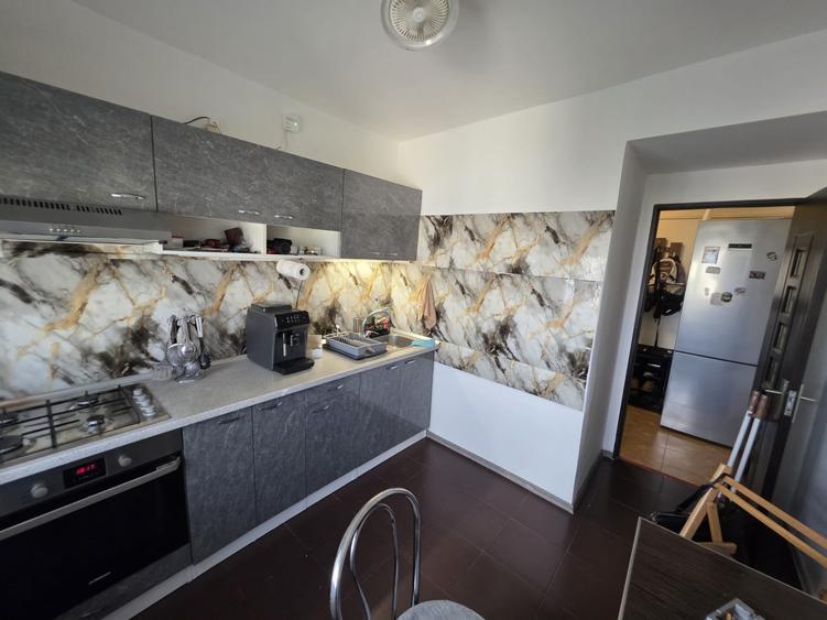 Apartament 3 Camere | Lujerului | Decomanat | Balcon | 2 Bai |Anvelopat | Metrou