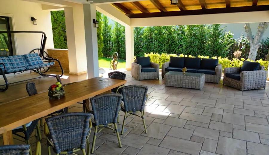 BRANESTI-VILA SUPERBISSIMA,LA LAC,PISCINA,FANTASTICA,UNICAT,700000 EURO