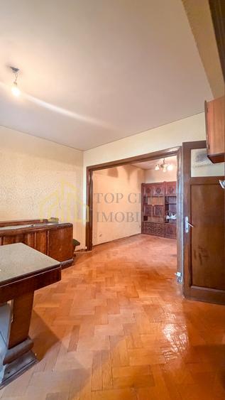CAMERE TRANSFORMABIL IN 3 - LANGA SALA PALATULUI - CLADIRE CU ISTORIE