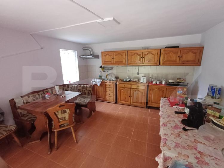 Casa plan parter plus etaj cu 6 camere, 250 mp si 2400 mp teren, zona Pestisani - 4