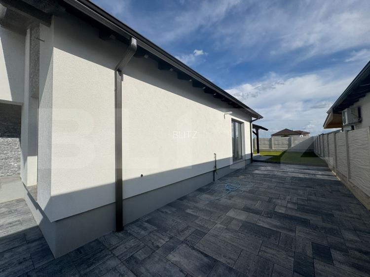 Casă individuală 90.30 mp, teren 387 mp, zona Orizont - 8