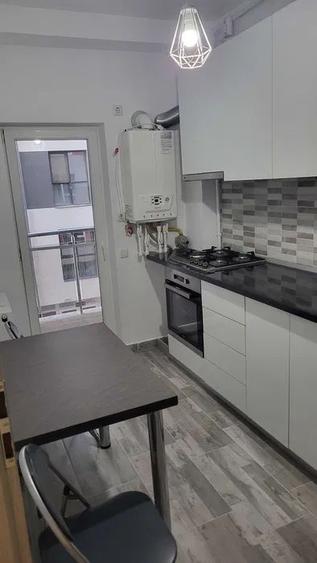 Garsoniera de inchiriat –Dotari: - TV + Internet Digi – gata de utiliz
