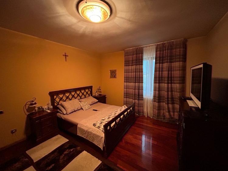 Casa individuala, 6 camere, 300 mp, 1100 mp teren, Prof Ioan Rus