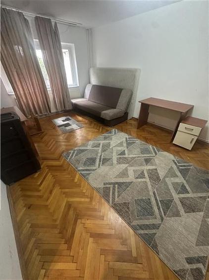 4 camere cu centrala 100 mp!