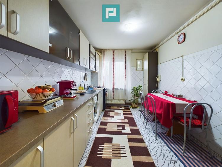 Apartament 3 Camere în Vlaicu, la Z-uri