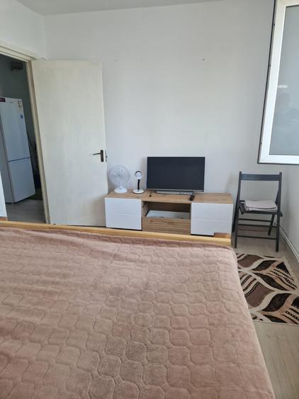 Apartament 2 camere zona Liceul Mihai Eminescu , etaj 9 cu lift nou , mobilat