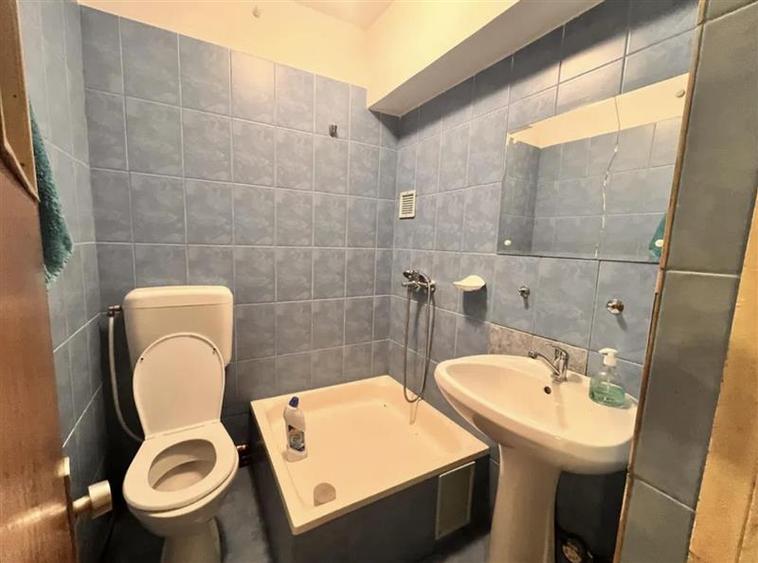 Apartament 4 Camere Semidecomandat Bd.Alexandru Obregia