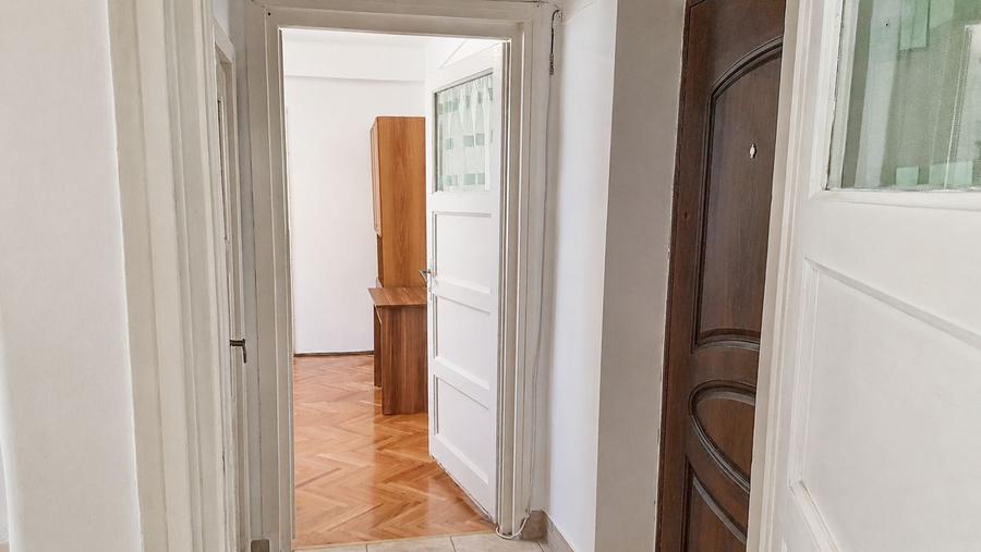 Apartament cu 2 camere de inchiriat, str Andrei Saguna, zona Centrala