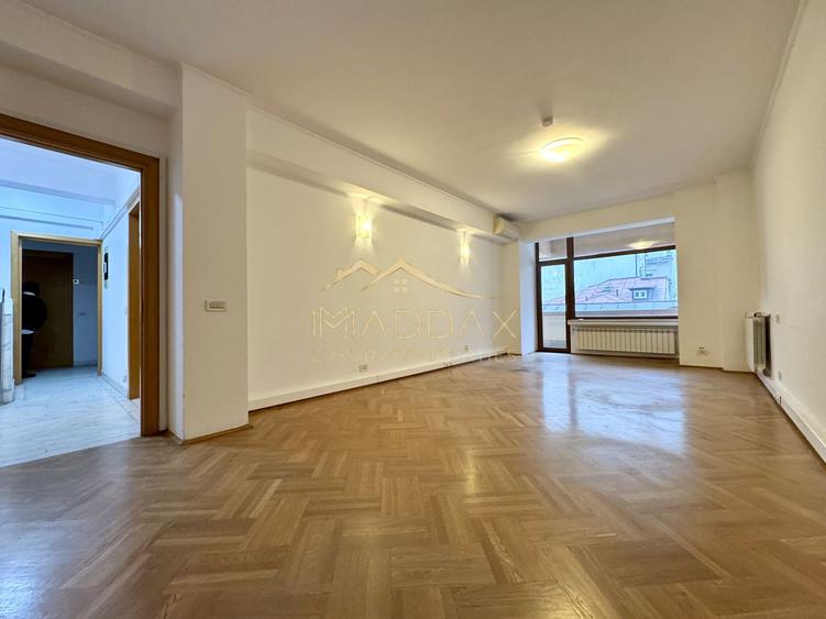Vila centrala cu 13 camere *460mpu* + garaj // Dorobanți