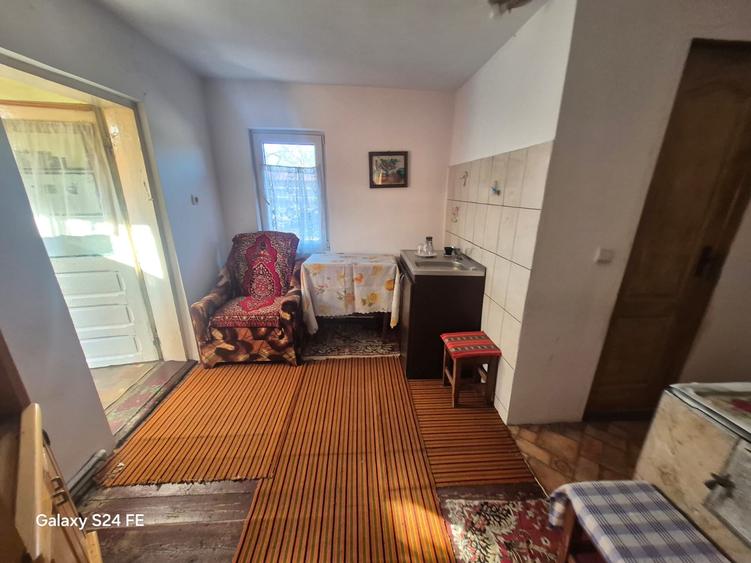 Casă cu anexă și teren generos de 1.600 mp