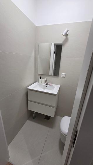 Închiriez apartament 3 camere în bloc nou