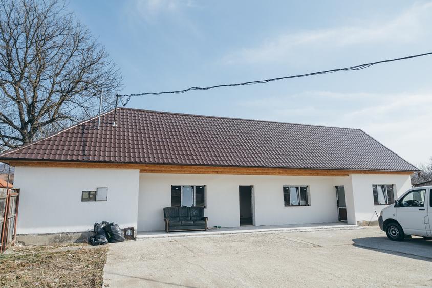 Inchiriez teren si cladiri in localitatea Betesti, judetul Harghita
