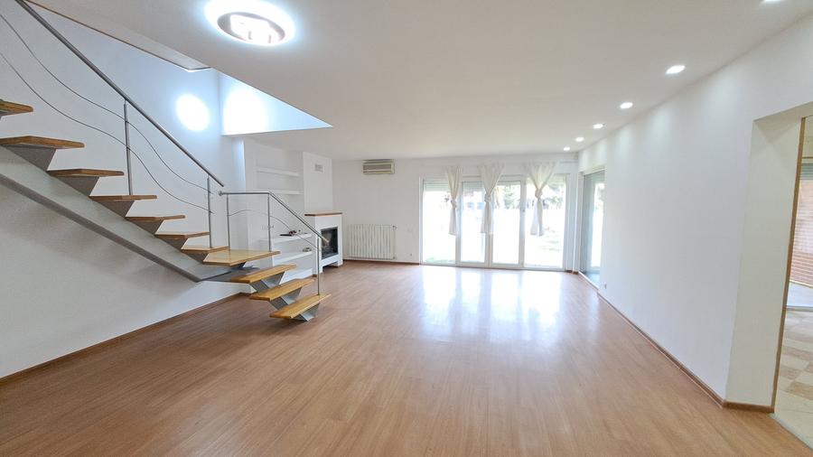 VILA CU 6 CAMERE IN COMPLEX CU PISCINA IBIZA GOLF