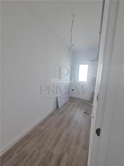 DUPLEX INDIVIDUAL -   Despartit prin camera Tehnica  - bucatarie inchisa -  2 Fr - 14