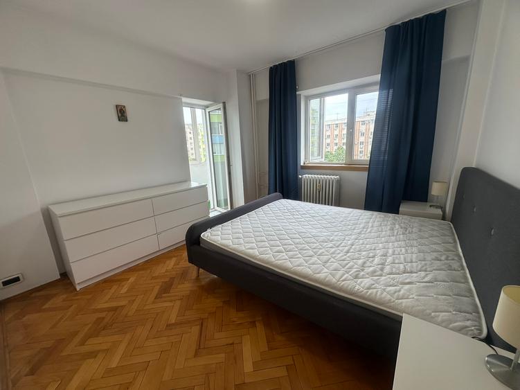 Apartament 3 camere 13 Septembrie, mobilat complet, etaj 5, 2 balcoane