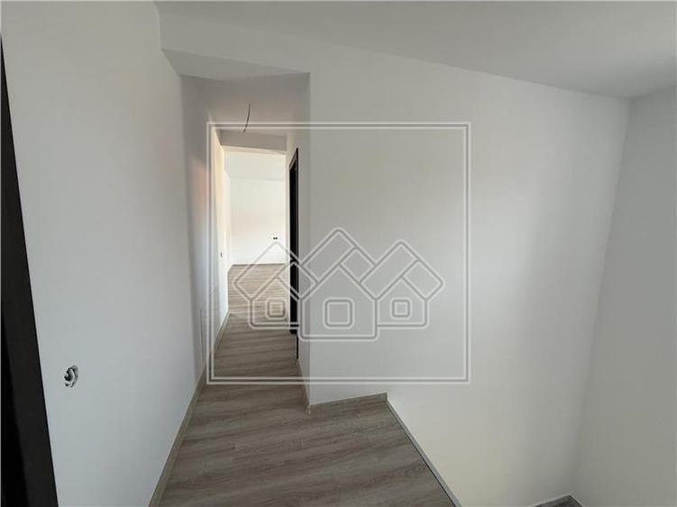 Casa duplex, 5 camere si teren 255 mp - Cisnadie