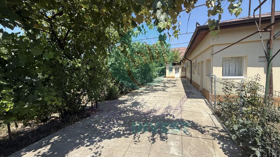 Casă parter + 1100 mp teren în Popești-Leordeni